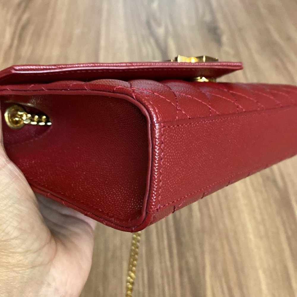 A114- 💯 % authentic Small YSL Envelope Shoulder bag - Picture 13 of 17